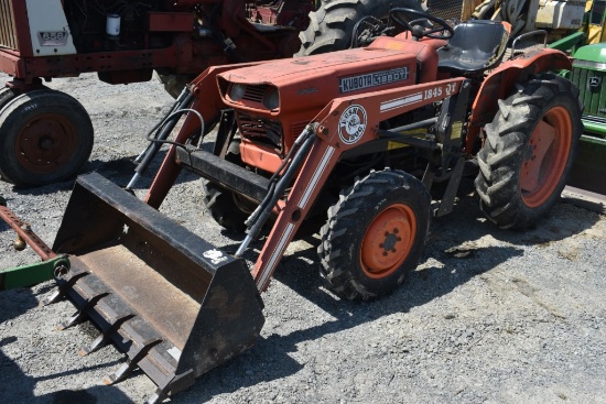 Kubota 185DT diesel Tractor with Loader