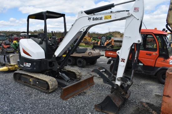Bobcat E32 Excavator