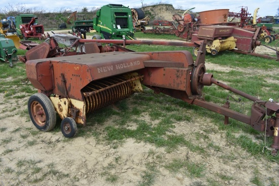 New Holland Hayliner 269 Square Baler