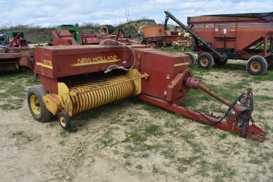 New Holland 575 Square Baler