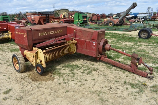 Sperry New Holland 311 Square Baler