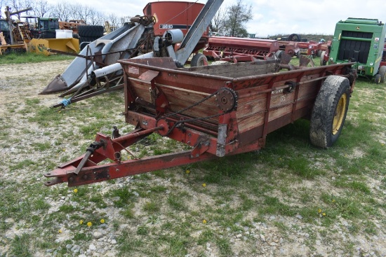 International 175 Manure Spreader