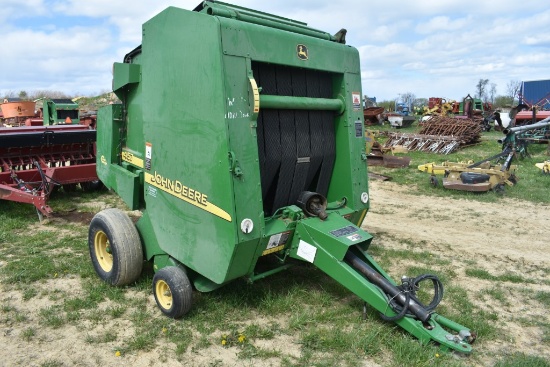 John Deere 457 Round Baler
