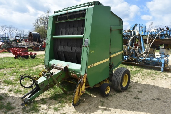 John Deere 530 Round Baler