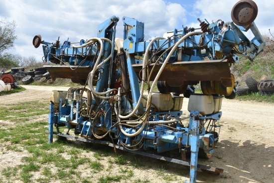 Monosem 8 row corn planter that folds vertical