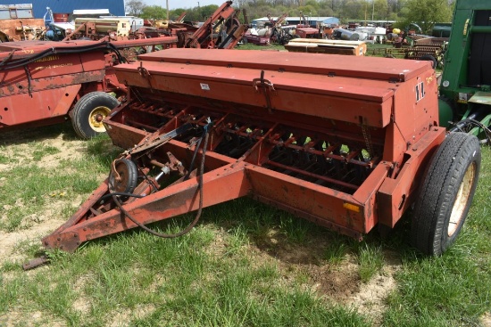 International 5100 grain Drill