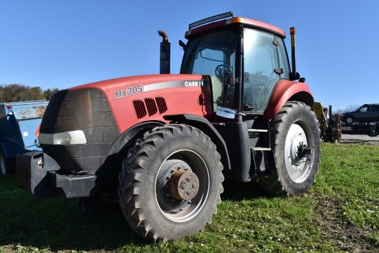 Case International MX 305 Tractor