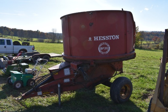 Hesston BP 20 Tub Round Bale Tub Grinder