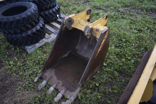 CAT 24" Excavator Bucket