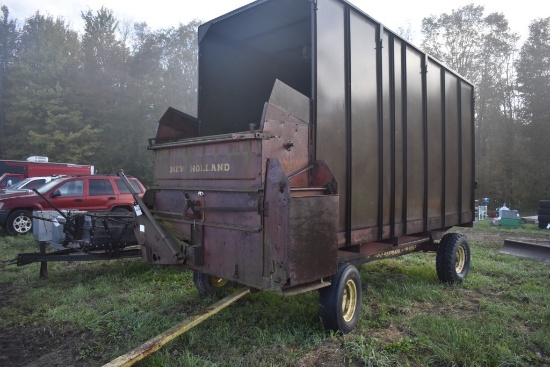 New Holland Crop-Carrier 6 Forage Wagon