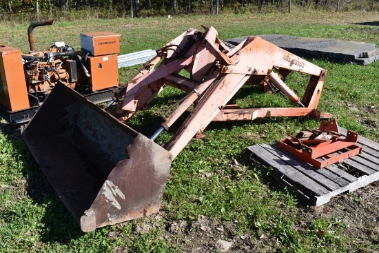 Kubota 1850 Loader with Bucket