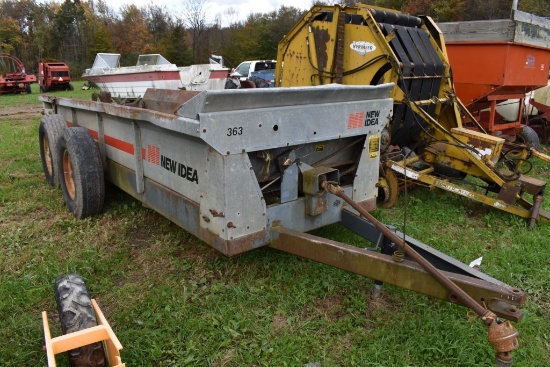 New Idea 363 Manure Spreader
