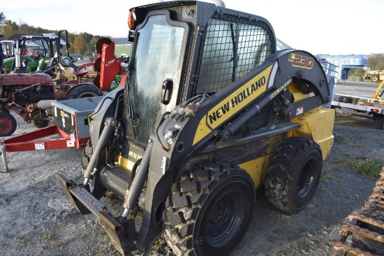 New Holland L230 Skidsteer