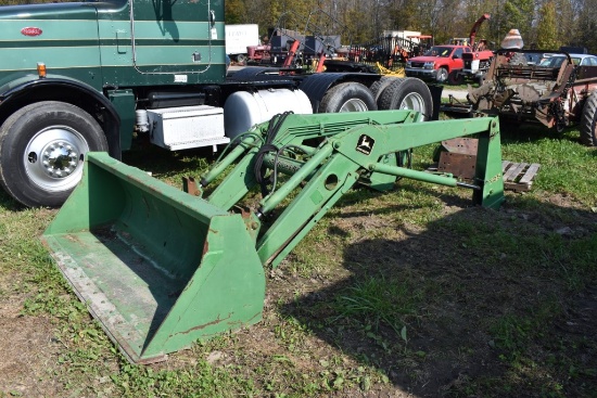 John Deere 725 Loader with Brackets and 7' Bucket