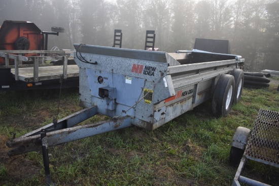 New idea 3632 Manure Spreader