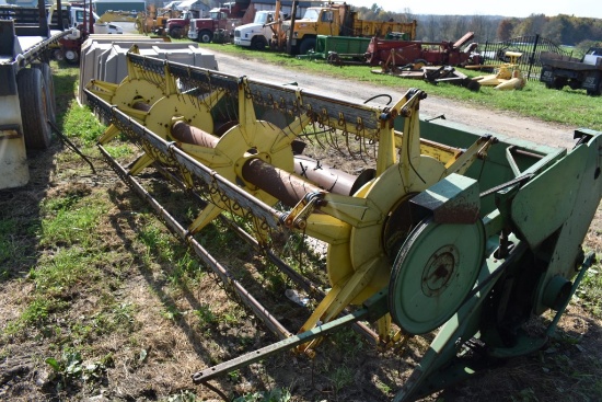 Combine head that fits a John Deere 3300
