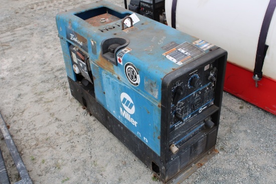 Miller Bobcat 225 NT cc/CV-AC/DC 8000 Watt Generator Welder