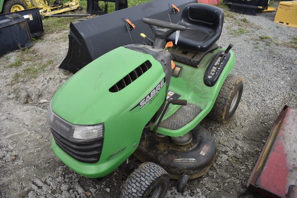 John Deere Sabre 17.5HP Lawn Tractor | Farm Equipment & Machinery | Online  Auctions | Proxibid