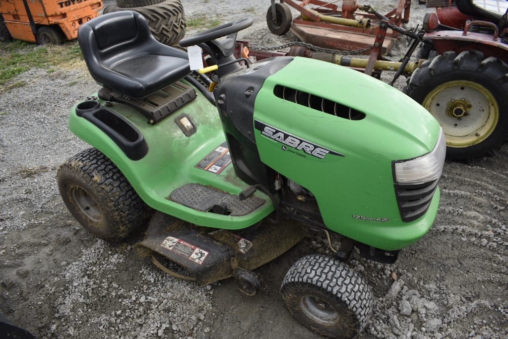 John Deere Sabre 17.5HP Lawn Tractor | Farm Equipment & Machinery | Online  Auctions | Proxibid