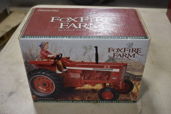 ERTL Foxfire Farm Farmall 826 Tractor
