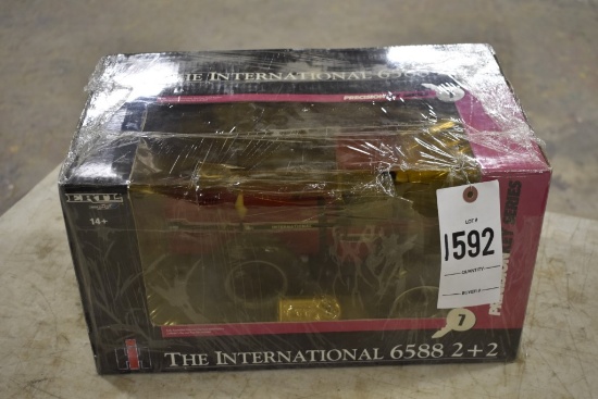 ERTL International 6588 2+2 Percisionkey Series Tractor