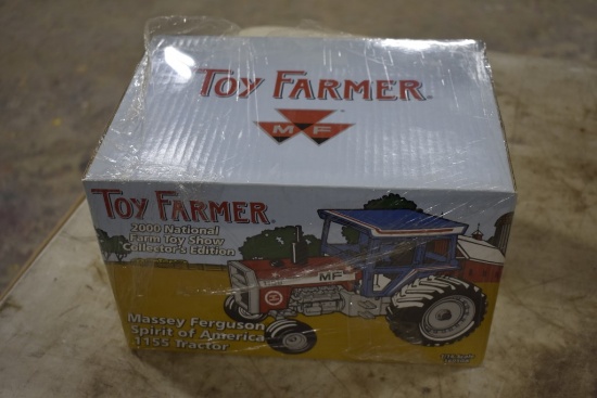 ERTL Massey Ferguson Spirit of America 1155