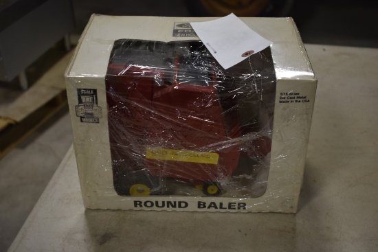Scale Models New Holland 660 Round Baler