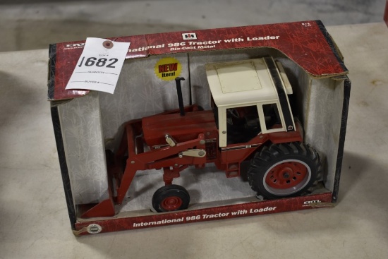 ERTL International 986 Tractor With Loader
