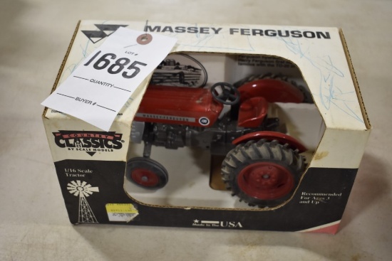 Scale Models Massey Ferguson 135 Tractor