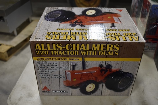 RC2 Allis-Chalmers 220 Special Edition Tractor With Duals