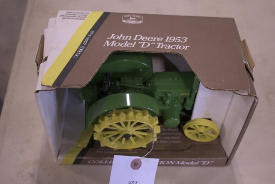ERTL John Deere 1953 Model D Tractor