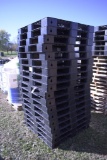 18 Plastic Pallets