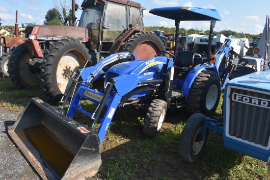 New Holland Boomer 35 Tractor Loader Back Hoe