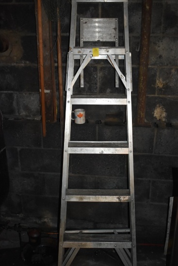 6 Step Aluminum Ladder with Fishing Net