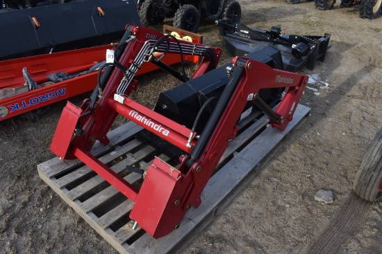 Mahindra 2540L Quick Attach Loader with Bucket