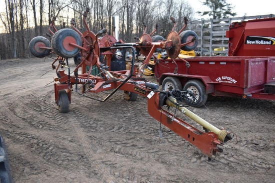 Pequea T1600 8 Star Tedder