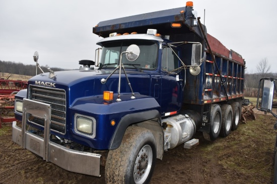 2000 Mack 688S Dump Truck