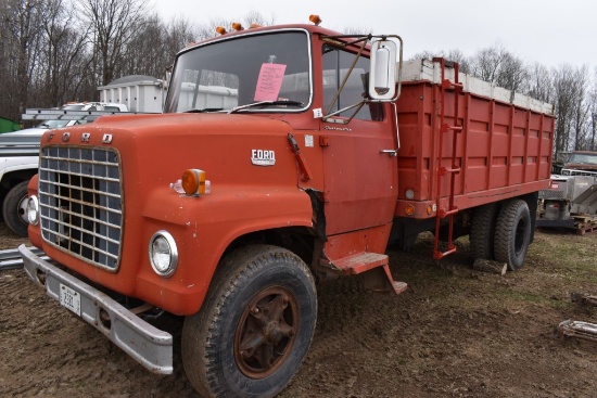 1970 Ford 750 Louisville Grain Truck