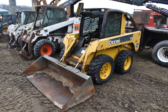 John Deere 317 Skid Steer