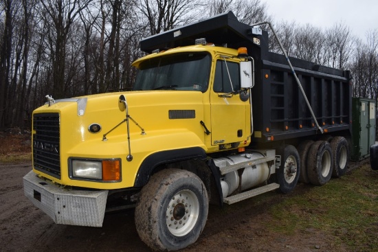 1998 Mack E7-427 Dump Truck