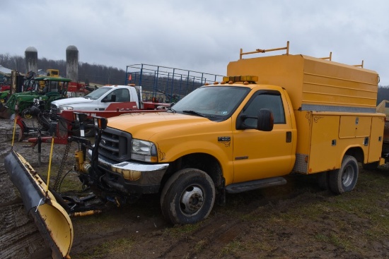 2004 Ford F-350 XLT Super Duty Truck with Snow Plow