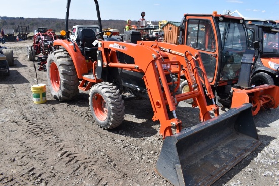 Kioti DK50SE Loader Tractor