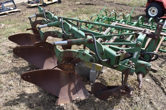 John Deere 325 3 Bottom Plow