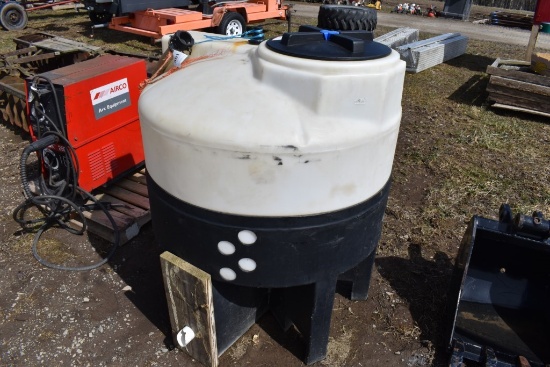 175 Gallon Polymer Tank on Stand