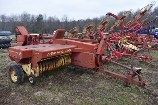 New Holland 310 Hayliner Square Baler