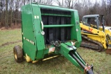 John Deere 375 Round Baler