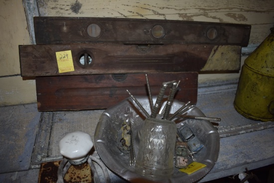 Group of Vintage Items