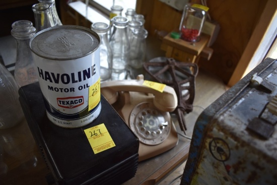 Group of Vintage Items