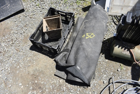 2 Carpets, Crate and Planter