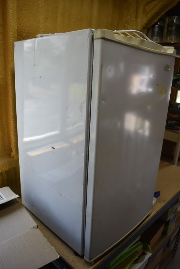 Magic Chef Refrigerator